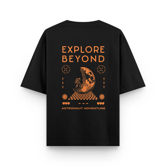 EXPLORE BEYOND : BLACK OVERSIZED T-SHIRT